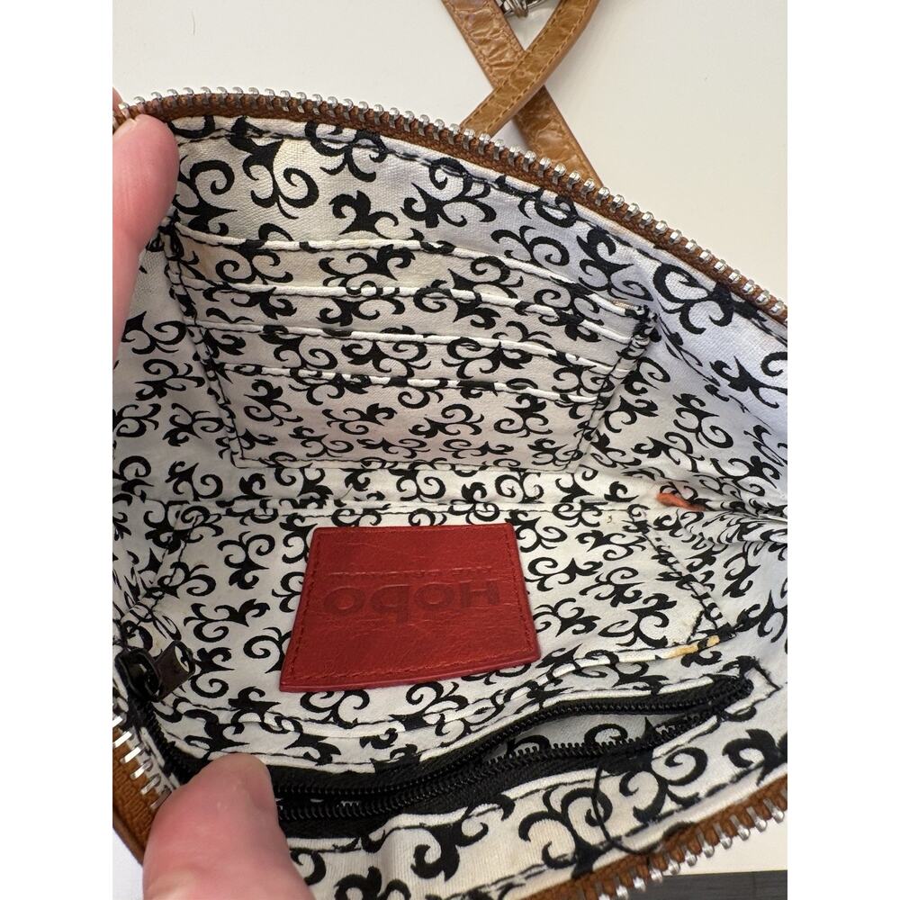 Hobo The Original 'Everly' Cow Leather 3-Zipper Wristlet Small Purse Caramel/Tan - Picture 10 of 14